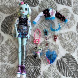 Monster High Frankie Stein Fashion Doll