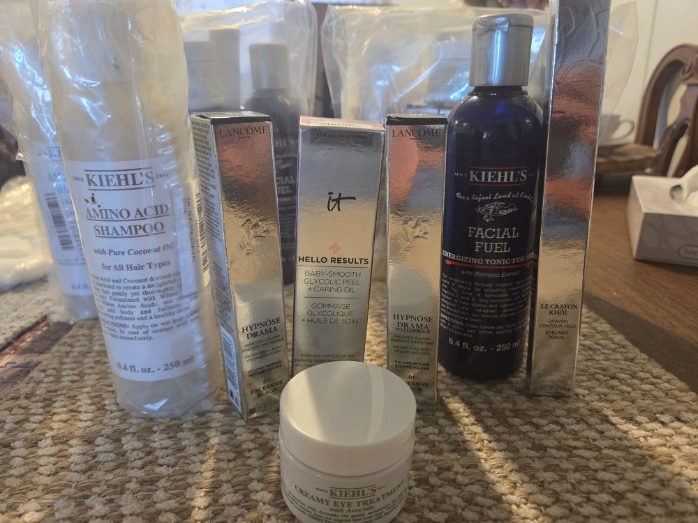 #2 Luxury Skincare & Makeup Bundle – Kiehl’s, Lancôme, IT Cosmetics (7 Items) $85 Firm
