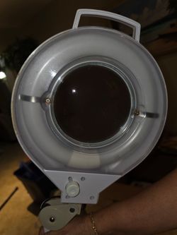 Magnifying Lamp