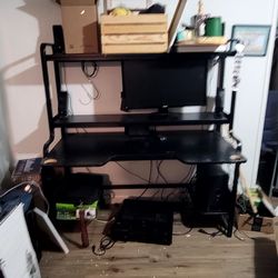 Stationery computer desk