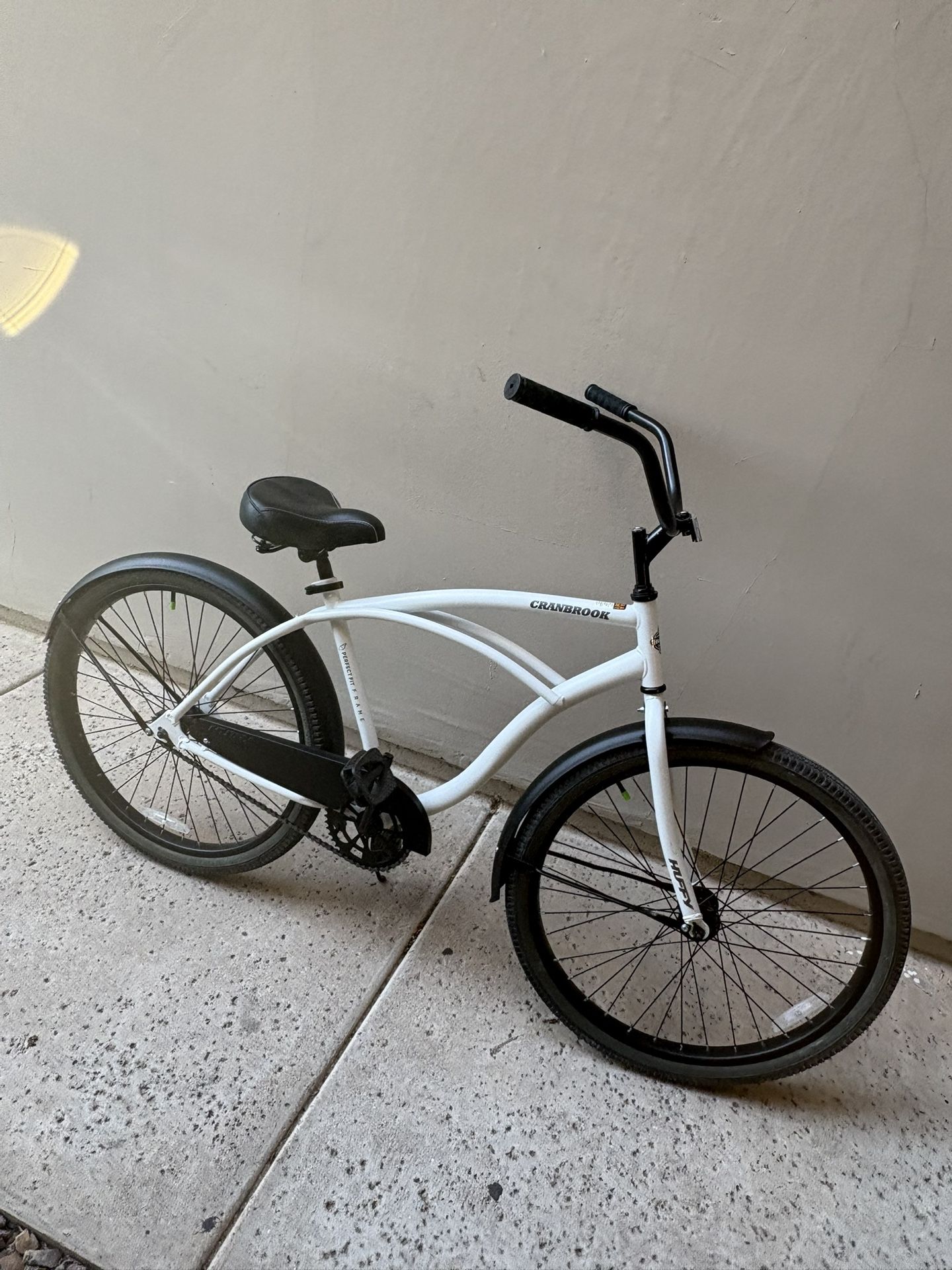 Huffy Cranbrook 26 inch White Men’s Beach Cruiser-Ready to Ride!