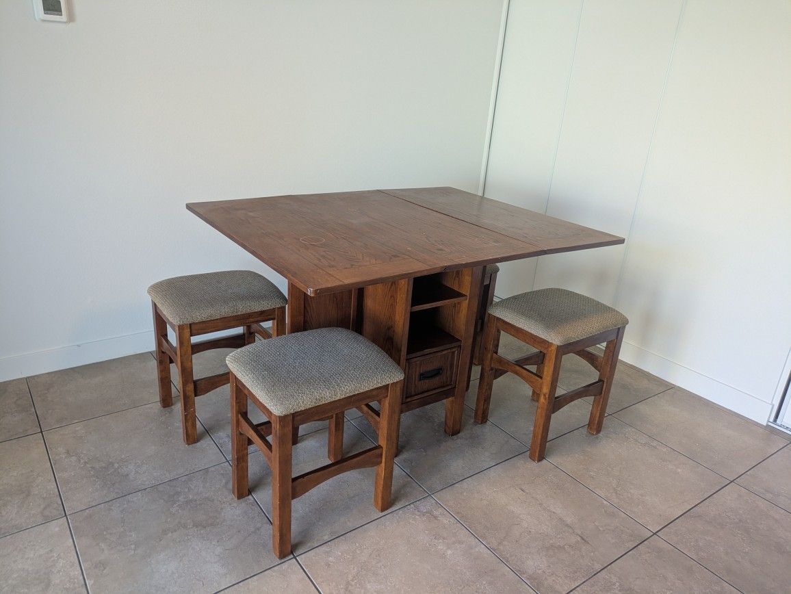Extendable Dining Room Table And Chairs