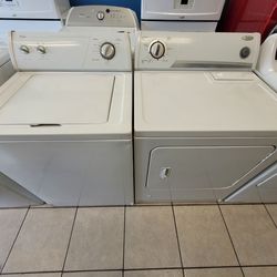 Whirlpool Washer & Gas Dryer Set