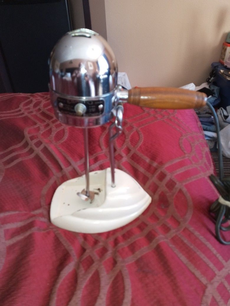 Eskimo Kitchen Mechanic 725 Blender-Art Deco Style Blender Circa 1930s!!!! OBO!!!