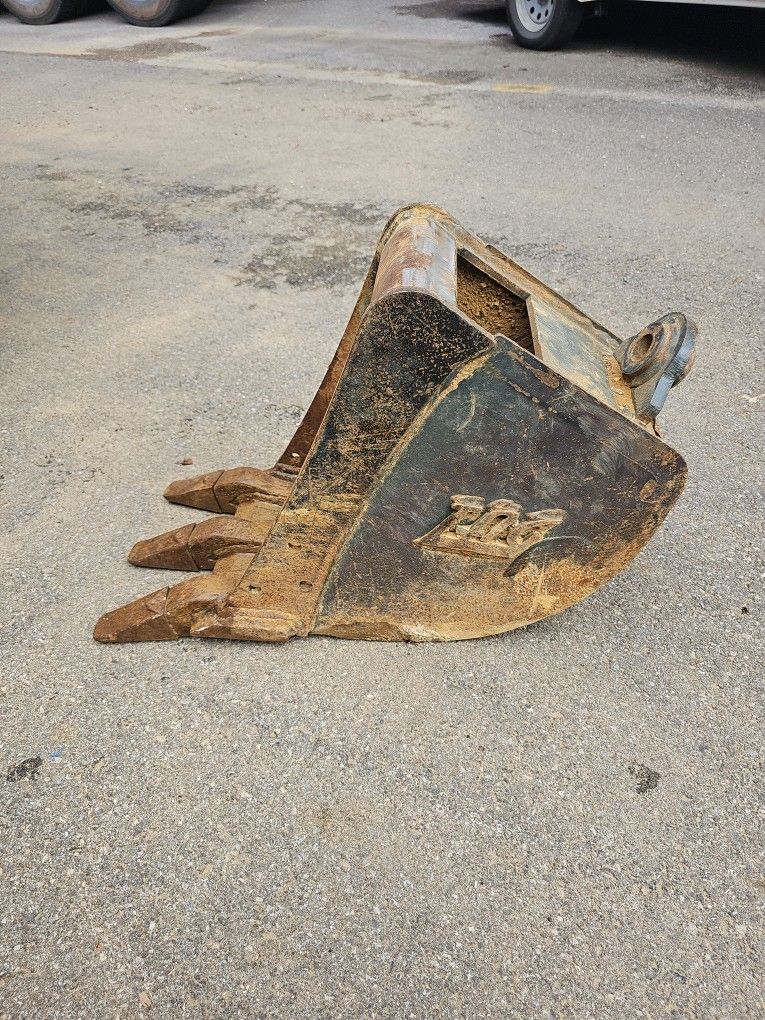 ExcavAtor Bucket 10in