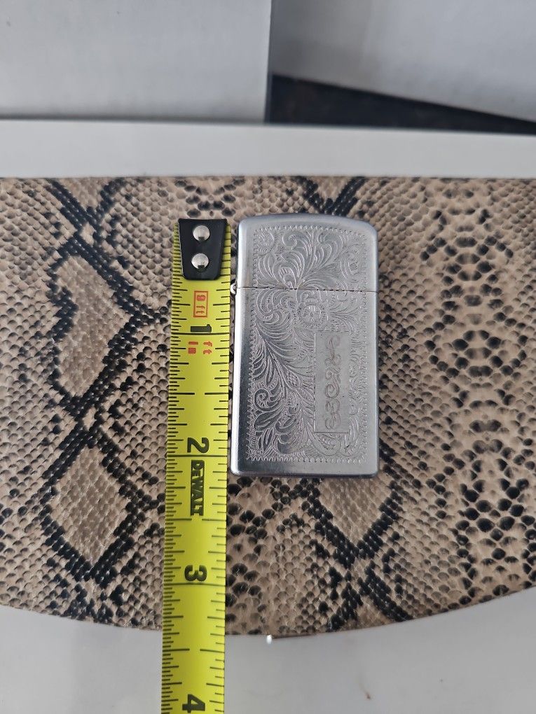 Vintage 1970 Zippo Slim Venetian Engraved Lighter