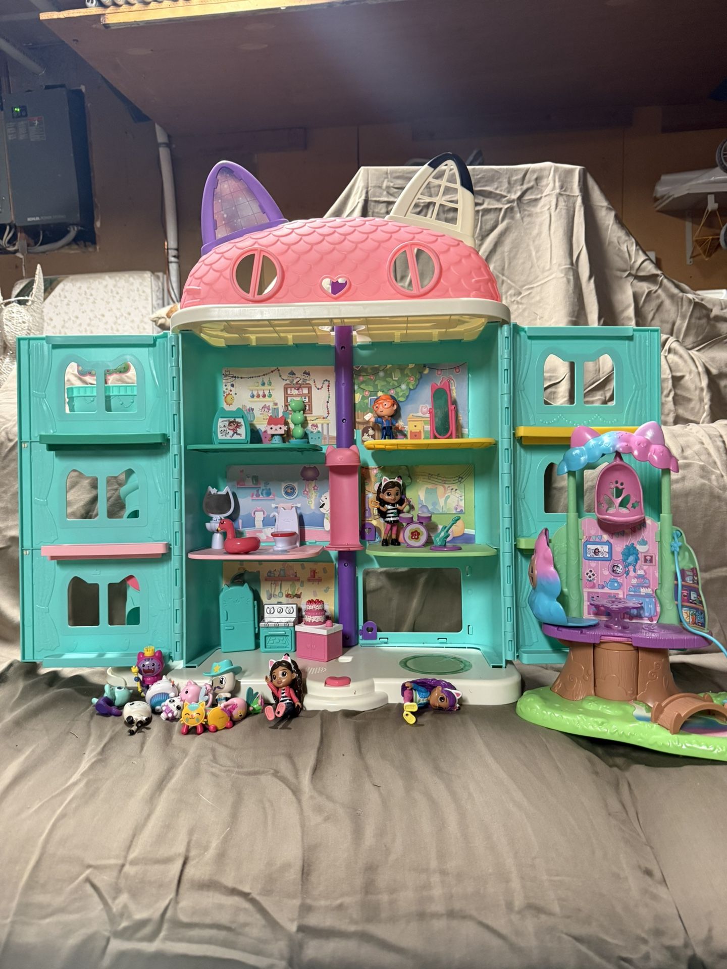 Gabby’s Dollhouse