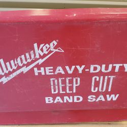 Milwaukee Deep Cut Band Saw