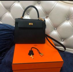 Hermès Kelly Black Epsom Gold Hardware