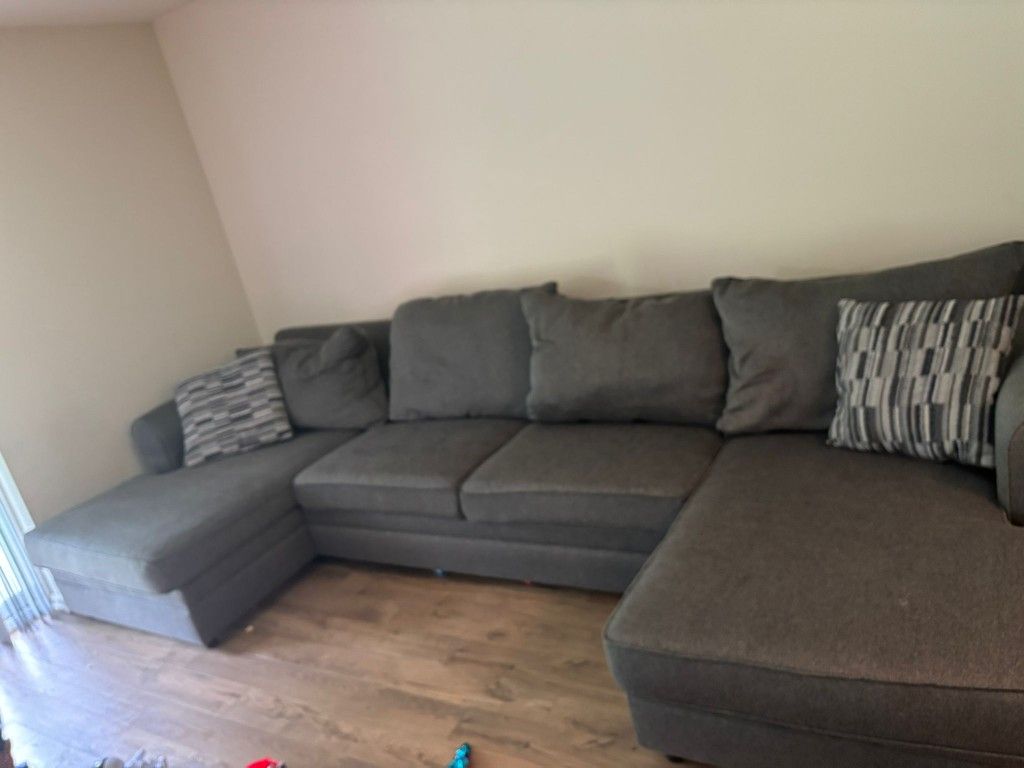 U-shaped Sectional Reversible Sectional Sofa