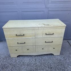 Dresser