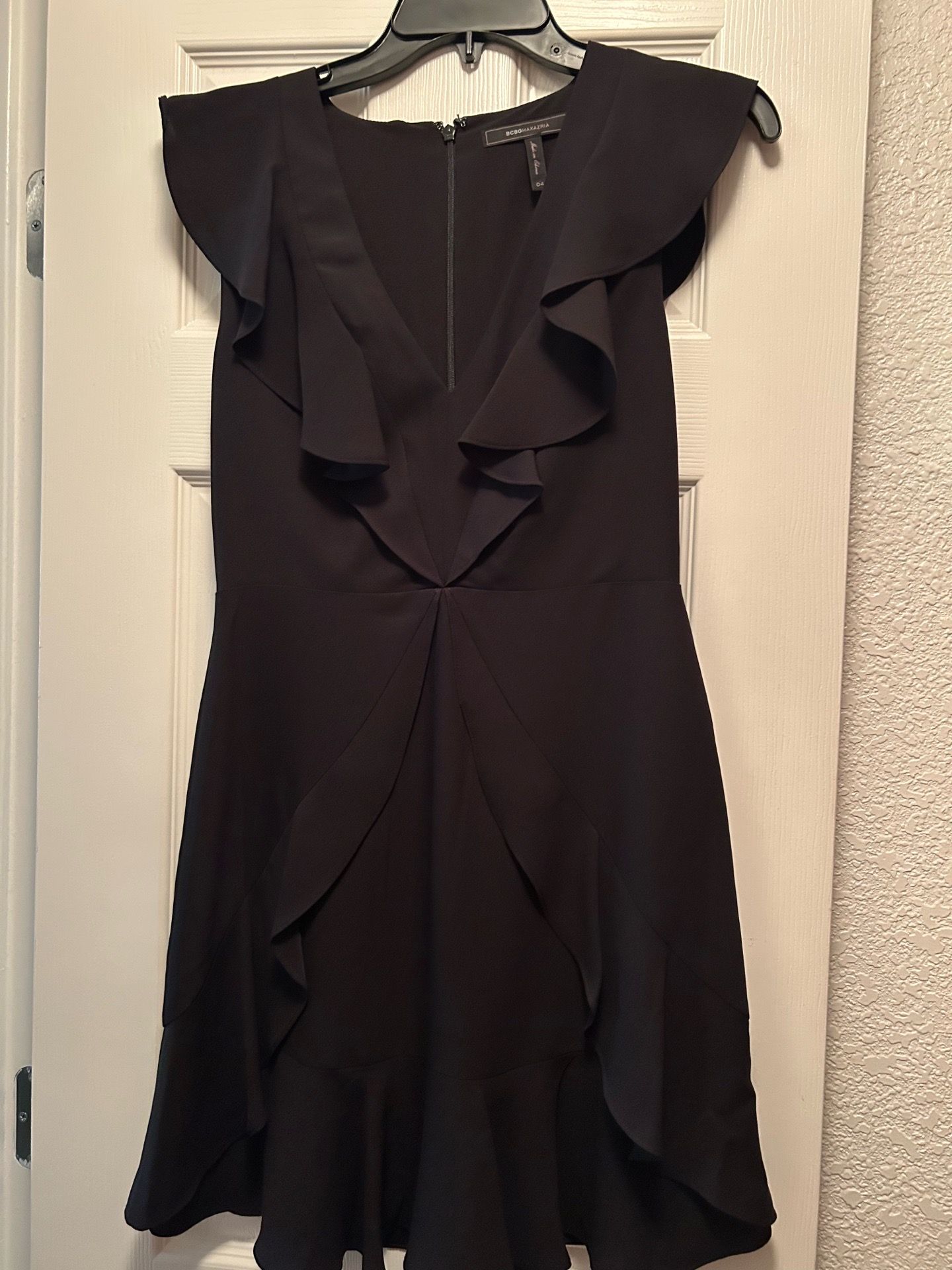 BCBG black dress Size 4 Pre-owned