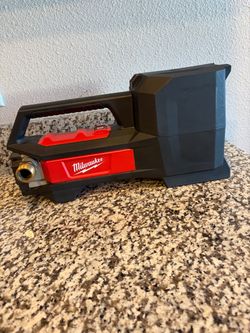 Milwaukee Cordless Transfer Pump