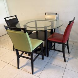 Table + 4 Color Chairs