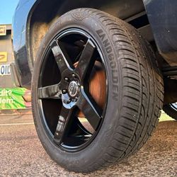 22x9 VCT Rines Y Llantas 305/40/22