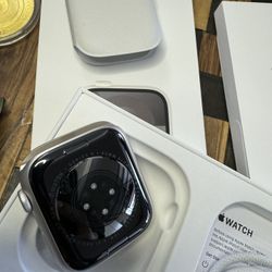 Apple Watch 9th Gen 45mm Silver Bluetooth OpenBox 