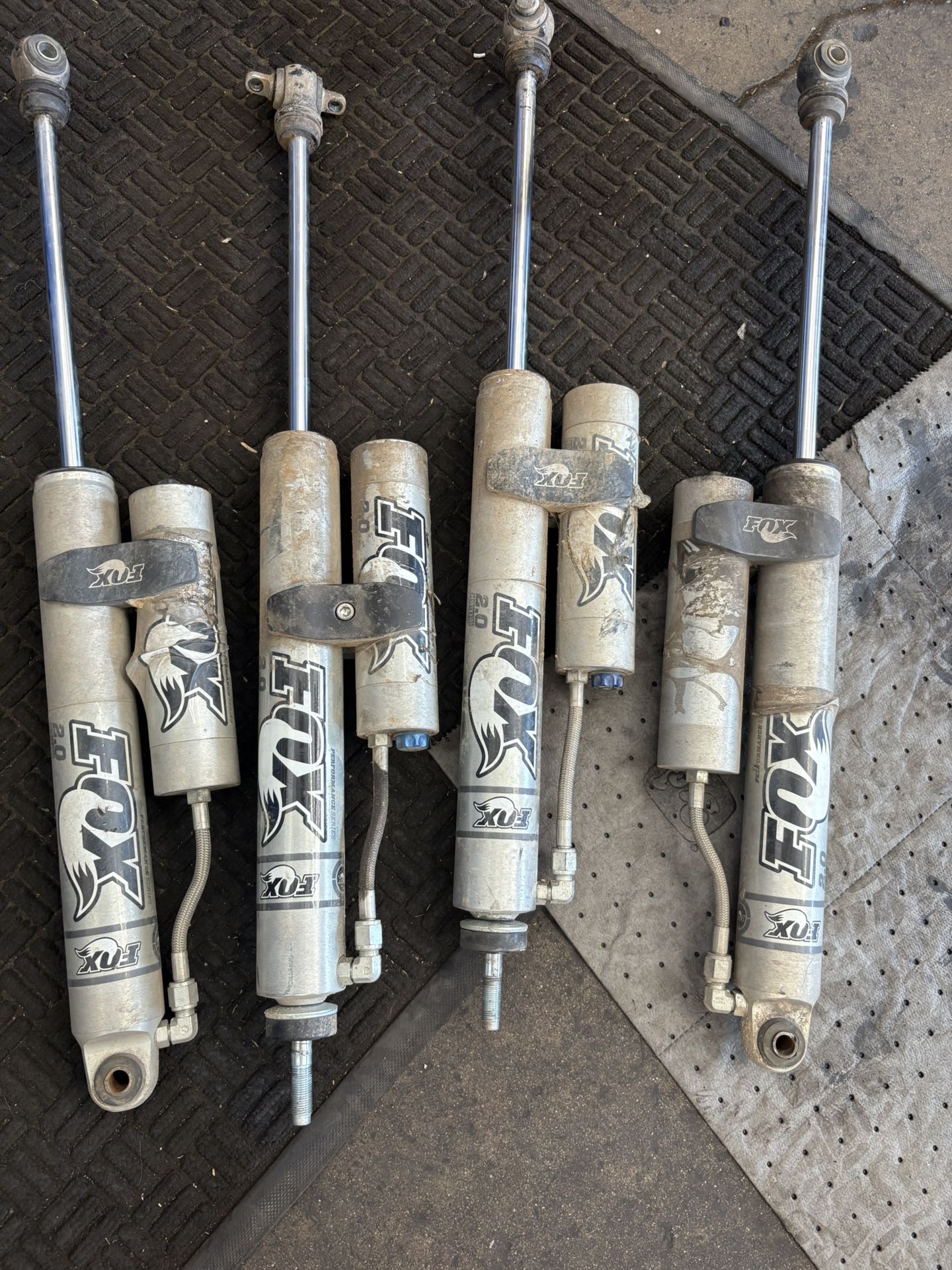 Jeep Shocks. Fox. Full Resivour Front Adjustable Damping