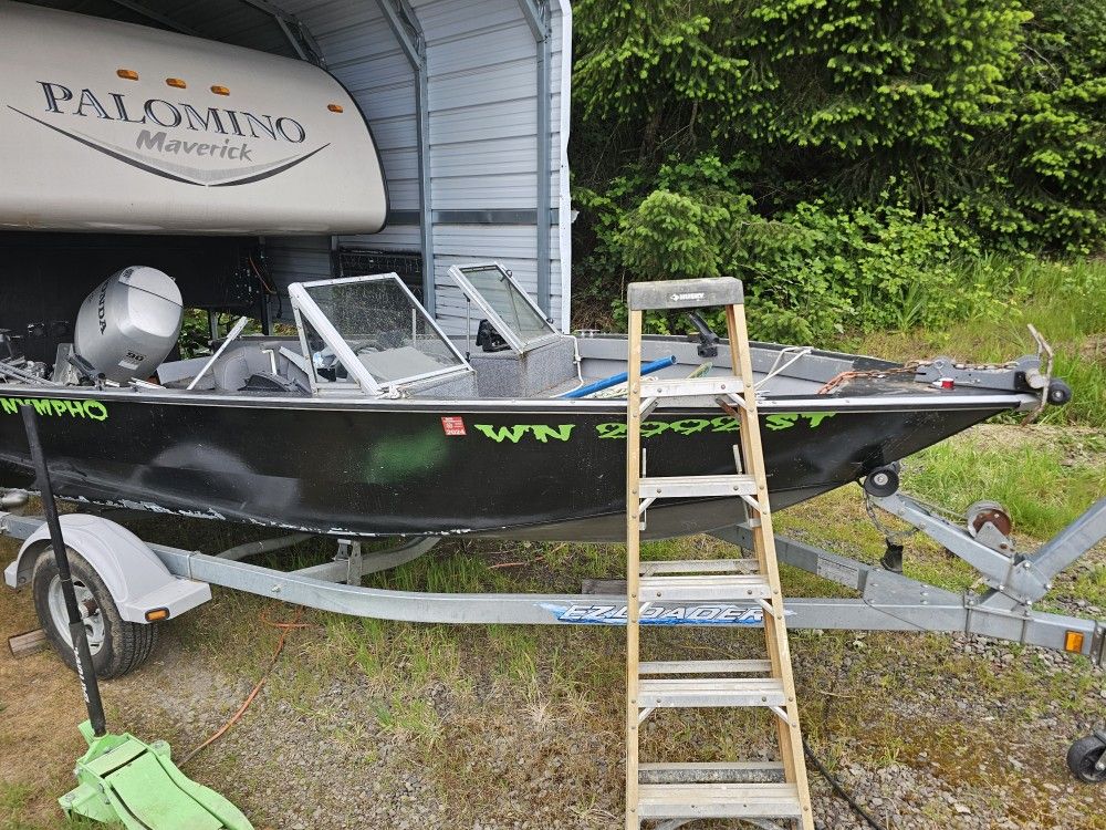 16ft Specktrum Boat
