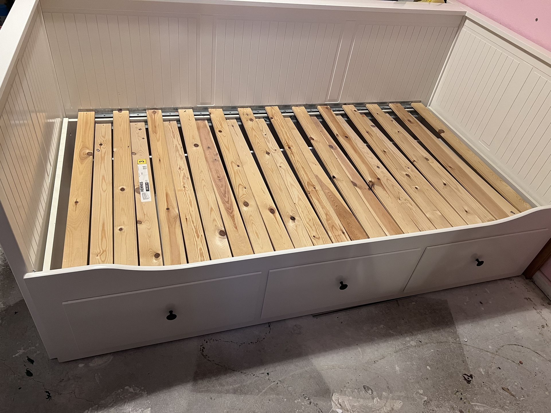 IKEA Hemnes White Day Bed Twin