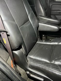 Black Leather 2nd Row Captains Seats escalade