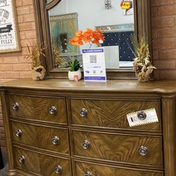 Dresser W/ Mirror New In Box 