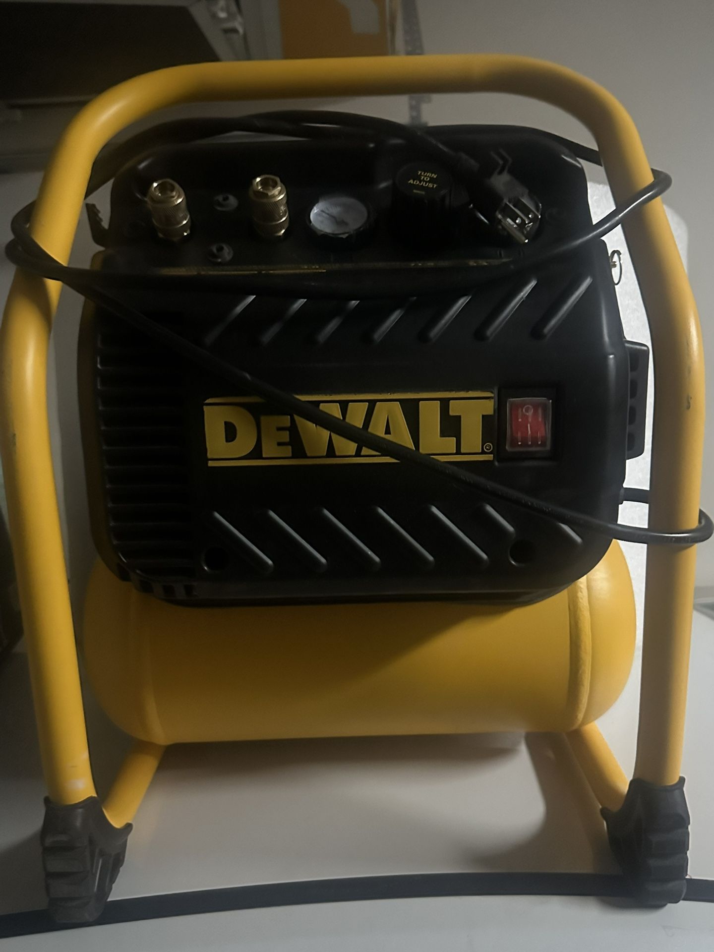 DEWALT DWFP55130 Heavy Duty 200 PSI Quiet Trim Compressor.