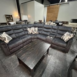 Power Reclining Sectional