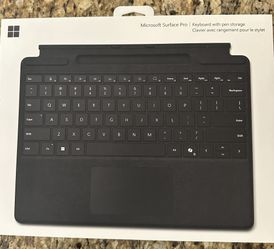 Microsoft - Surface Pro Keyboard for Pro (11th Edition), Pro 9, and Pro 8 with Pen Storage - Black