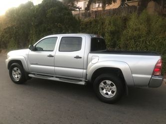 2008 Toyota Tacoma crew cab prerunner,SR5,smog certified,registered,clean title, new parts