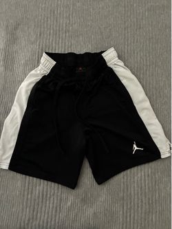 Jordan basketball mesh Shorts Small