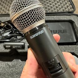 Shure SM58 Wireless Vocal Mic with 2 batteries 