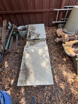Truck tool box