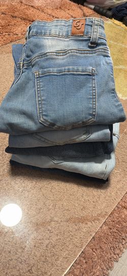 Junior and women’s jeans