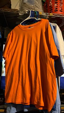 Men’s 2XL solid orange shirt