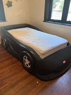 Little Tikes Race car Twin bed