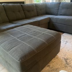 Grey Sectional w/Chaise & Ottoman 