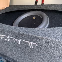 JL audio W7 13 1/2 with custom box