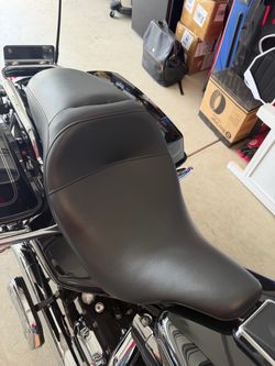 Harley Touring Seat w/ Backrest
