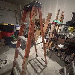 Husky 6’ Fiberglass Ladder