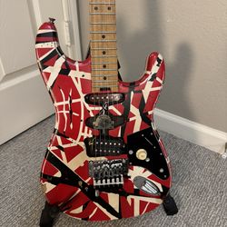 EVH Striped Series Frankenstein Relic Electric Guitar