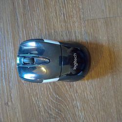 Logitech M525 mouse