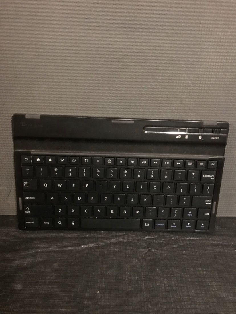 Targus Universal Slim Bluetooth Keyboard