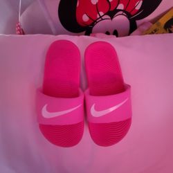 New Nike Sandals Girl