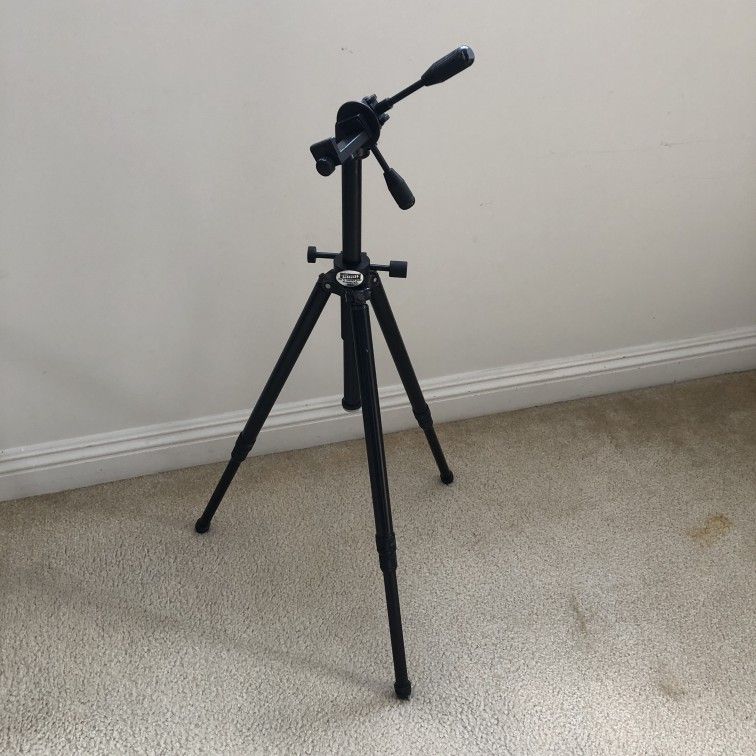 Tiltall Tripod – Sturdy & Adjustable 🎥📷