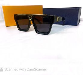 New LAV SQUARE Black Gold