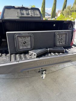 Kicker car audio amps / kicker custom box and 2 12’s