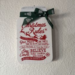 🎄 “Christmas Rules” Wooden Wall Decor Sign – Holiday Hanging