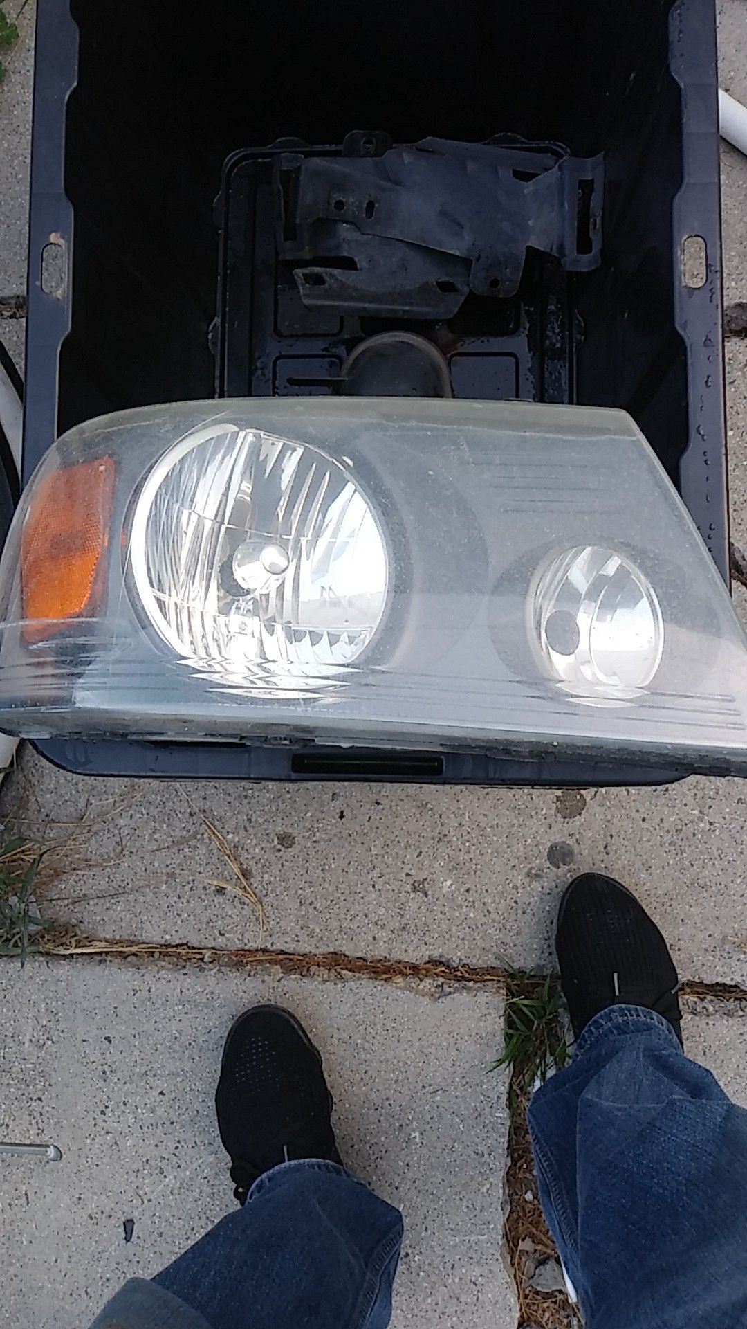 Truck parts 2004 ford F150 front ligths