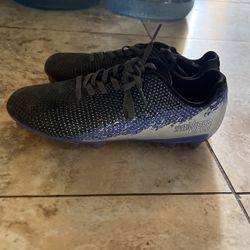 Soccer Shoes Size 3.5 Girls