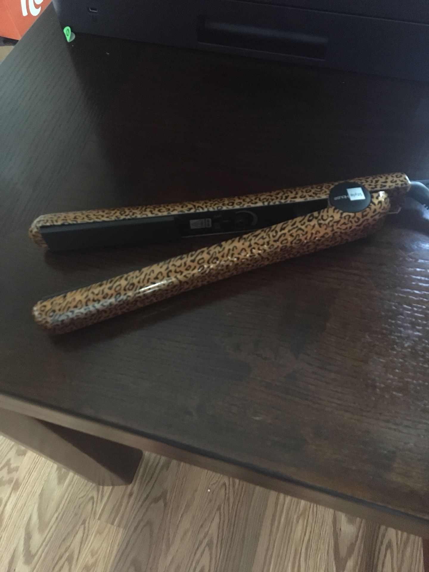 Stylehouse gold leopard straightener